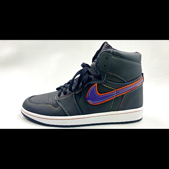 AJ1 Customized - Picture 1 of 3